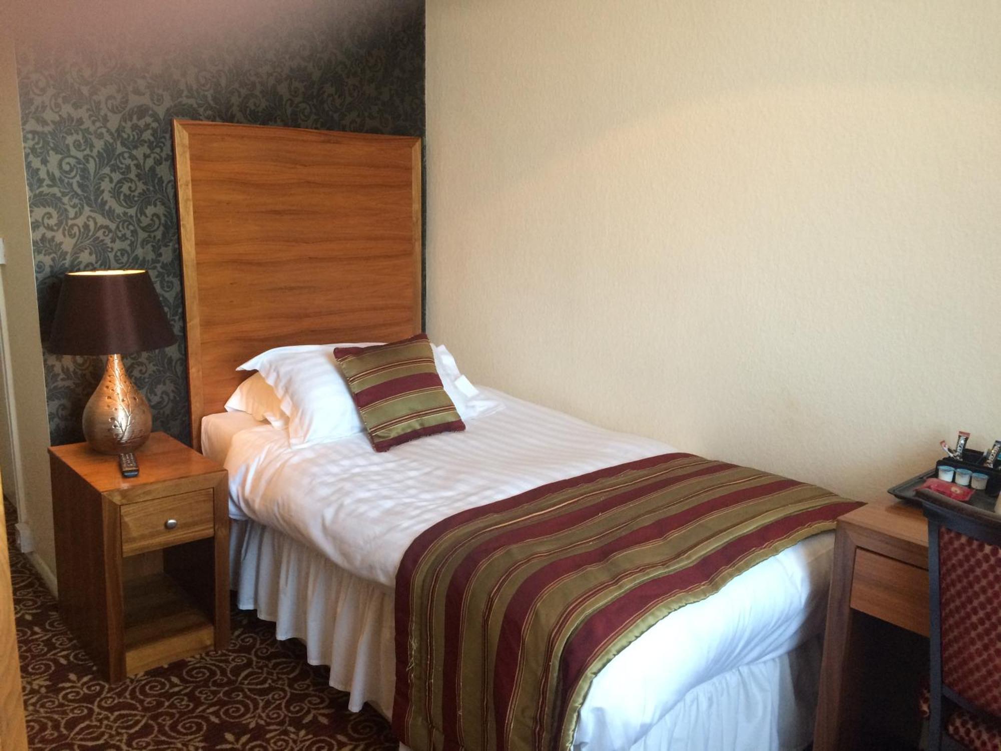 The Three Tuns Wetherspoon 2* Тирск