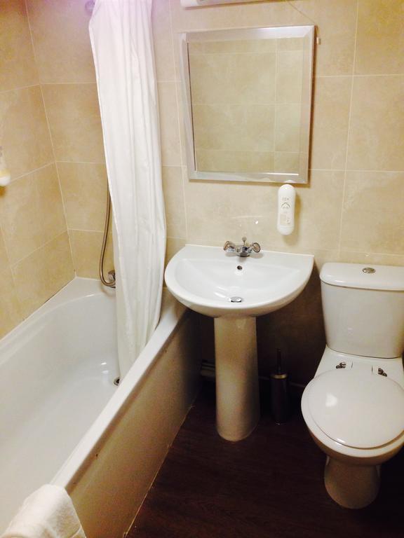 The Three Tuns Wetherspoon Отель Тирск